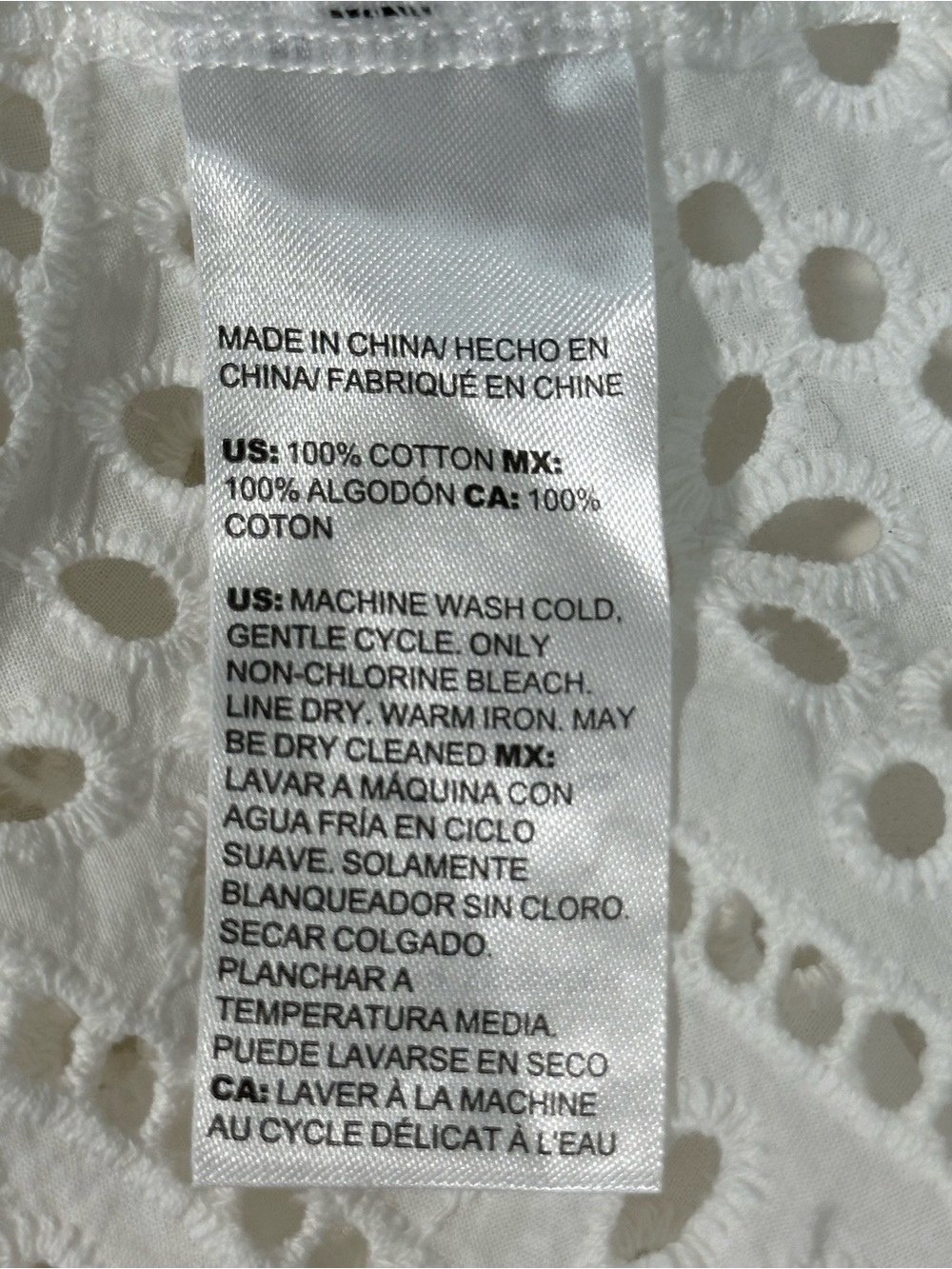 Chico's White Embellished Eyelet Detail Short Sleeve Top Sz 3/XL - Picture 10 of 12